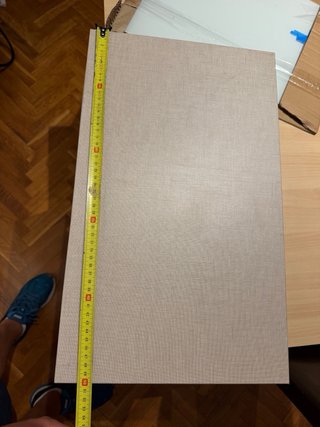 Cajón de entrada beige y marrón