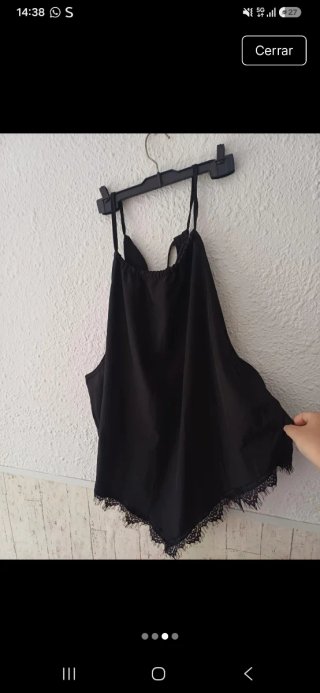 Blusa negra con encaje