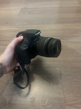 Cámara Canon + Funda + Trípode