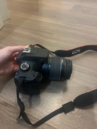 Cámara Canon + Funda + Trípode