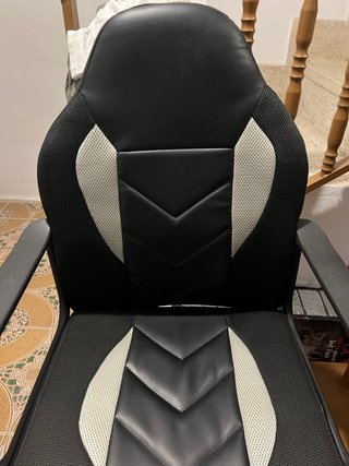 Silla de escritorio ergonómica negra
