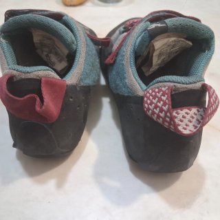 Pies de gato Simond grises y turquesa