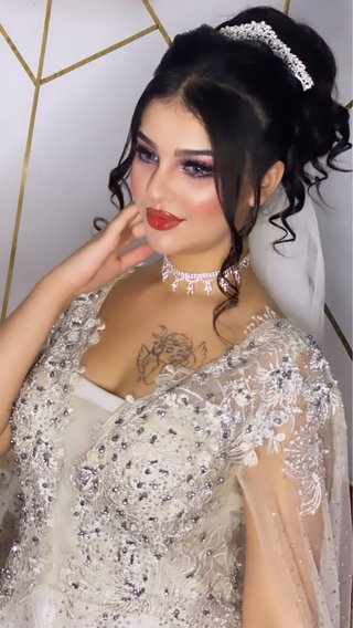 Traje de Novia Azul y Dorado