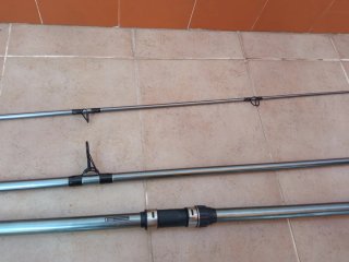 Caña de pesca de carbono. 4,5m en 3 tramos