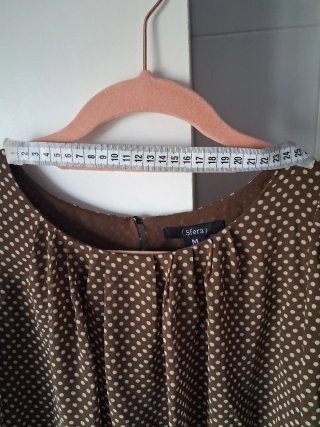 Camisa de lunares marrón