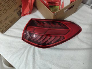 Piloto trasero Mercedes W206