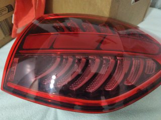 Piloto trasero Mercedes W206