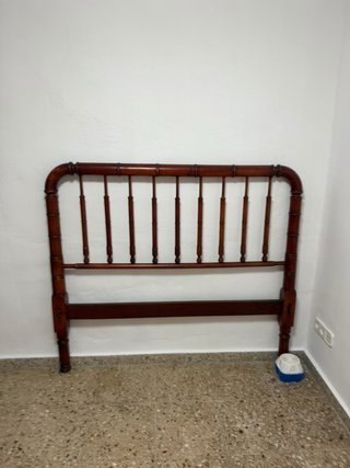 Cabezal de cama de madera