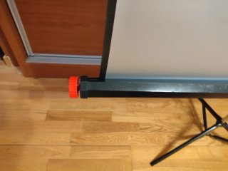 Pantalla Proyector Marca  Comet Trípode