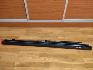 Pantalla Proyector Marca  Comet Trípode