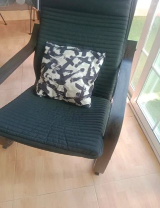 Sillón Poäng Ikea Negro con Cojín
