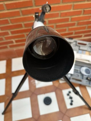 Telescopio con trípode y maletín