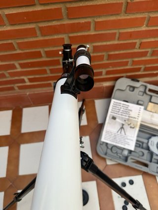 Telescopio con trípode y maletín