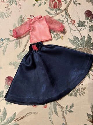 Conjunto Nancy: Falda azul y blusa rosa