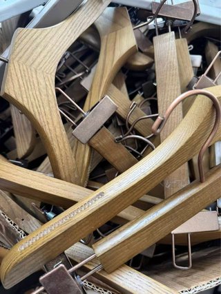 Perchas de madera