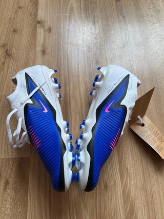 Botas Fútbol Nike Phantom 6 Low FG Gama media alta