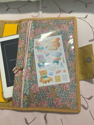 Carpeta para Ebook con Diseño Floral y Pajaritos