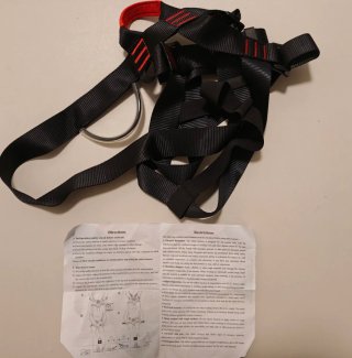 Imbrago di sicurezza e cintura da arrampicata.