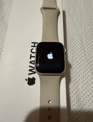 Apple Watch SE 40mm Beige/Argento