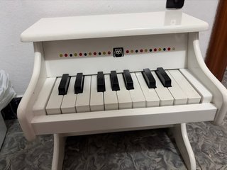 Piano infantil blanco