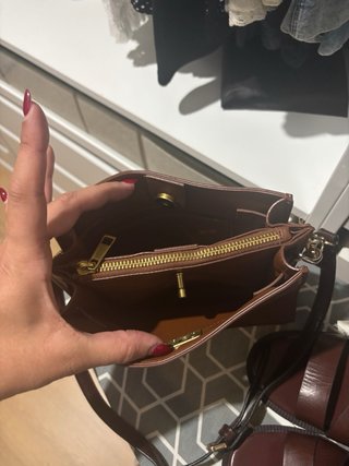 Bolso y sandalias Zara marrones