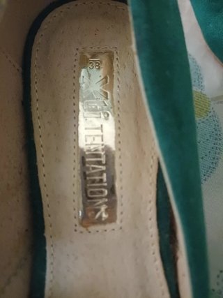 Zapatos de fiesta verdes con lazo