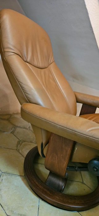 Sillón Ekornes Stressless de piel con base madera