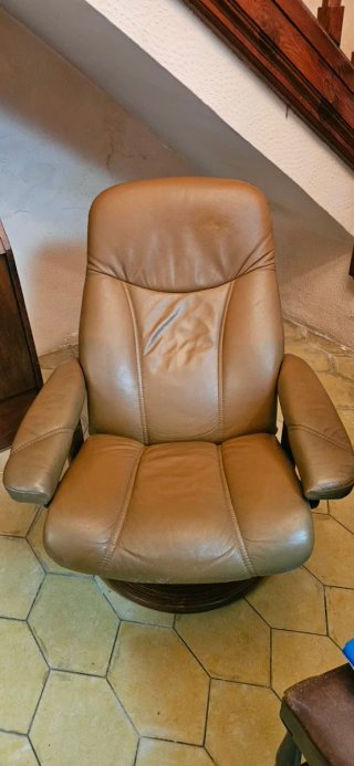 Sillón Ekornes Stressless de piel con base madera