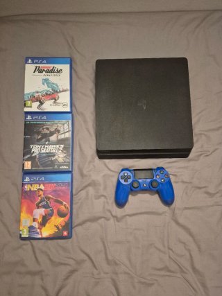 PS4 (PlayStation 4) + 3 Juegos