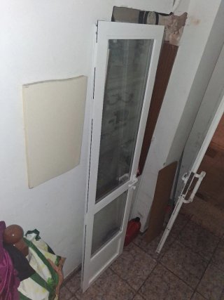 Puerta de aluminio con cristal