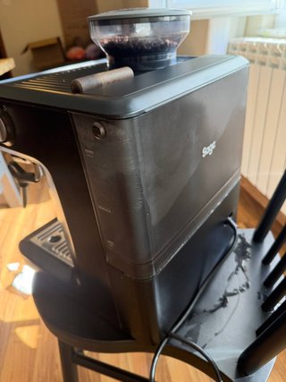 Cafetera Sage Barista Express con molinillo