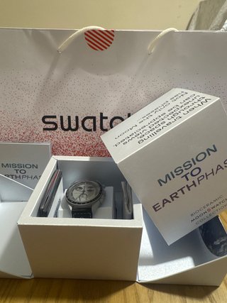 Reloj Swatch x Omega Mission to Earthphase