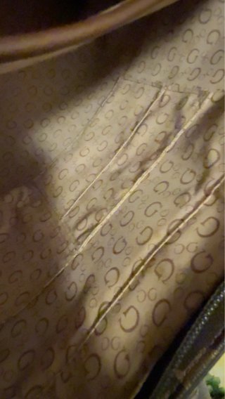Bolso Guess Marrón Monogram