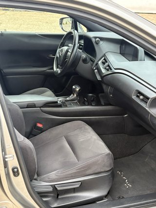 Lexus UX como nuevo