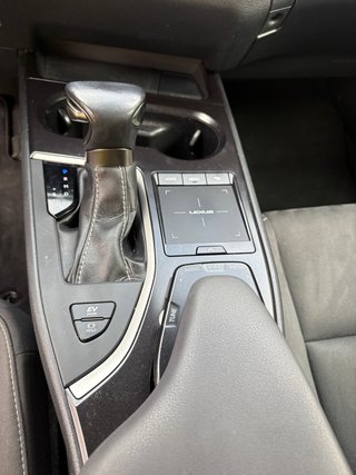 Lexus UX como nuevo