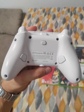 Mando Xbox One con 6  juegos
