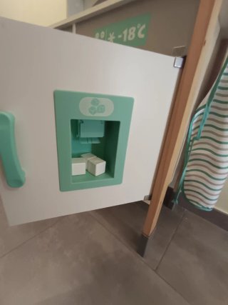 Cocina de madera infantil realista
