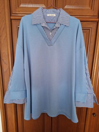 Sudadera azul con falsa camisa rayas talla grande