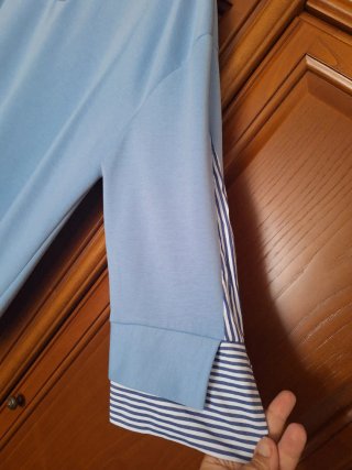 Sudadera azul con falsa camisa rayas talla grande