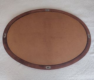 Gran espejo ovalado de madera. 80 x 60 cm