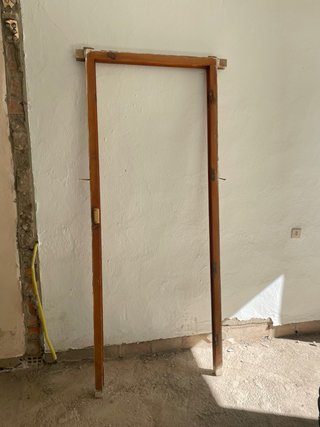 Puerta madera maciza con premarco