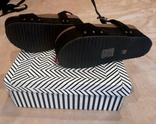 Sandalias plataforma YouJou negras