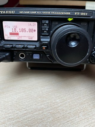 Emisora Yaesu FT-897 HF/VHF/UHF en perfecto estado