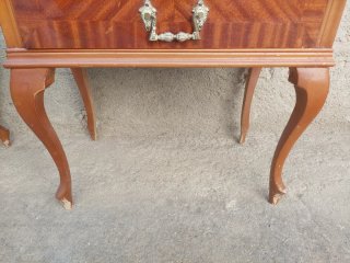 Mesitas de noche antiguas de madera