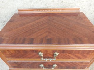 Mesitas de noche antiguas de madera