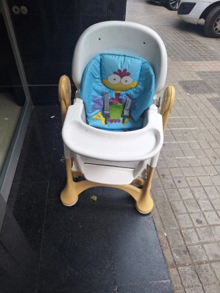 Trona de bebé con cojín estampado