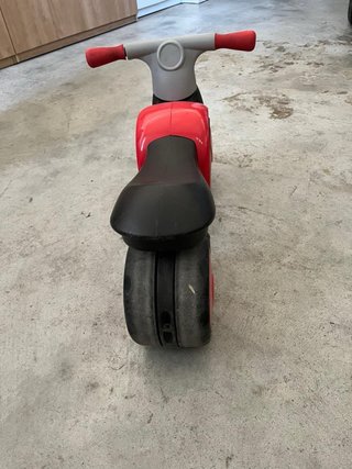 Moto correpasillos infantil