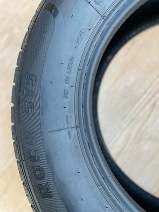Neumático Rock 515 235/65R17 104H