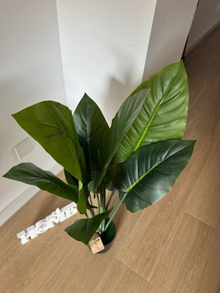 Planta artificial BERGARDEN con maceta. Mide 1m