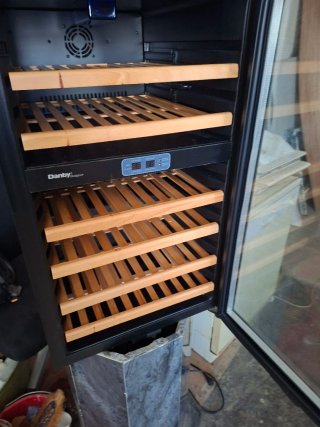 Vinoteca Danby Designer